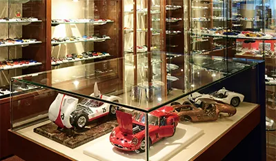 一台一台職人が丹精を込めて作りあげる究極のモデルカー